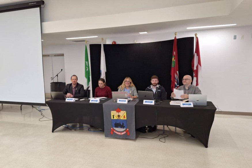 Casselman fait le point sur la situation des algues bleu-vert dans la rivière Nation Sud