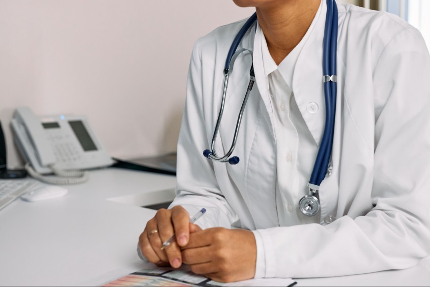 Soins de santé en français : de plus en plus de francophones hésitent à les demander